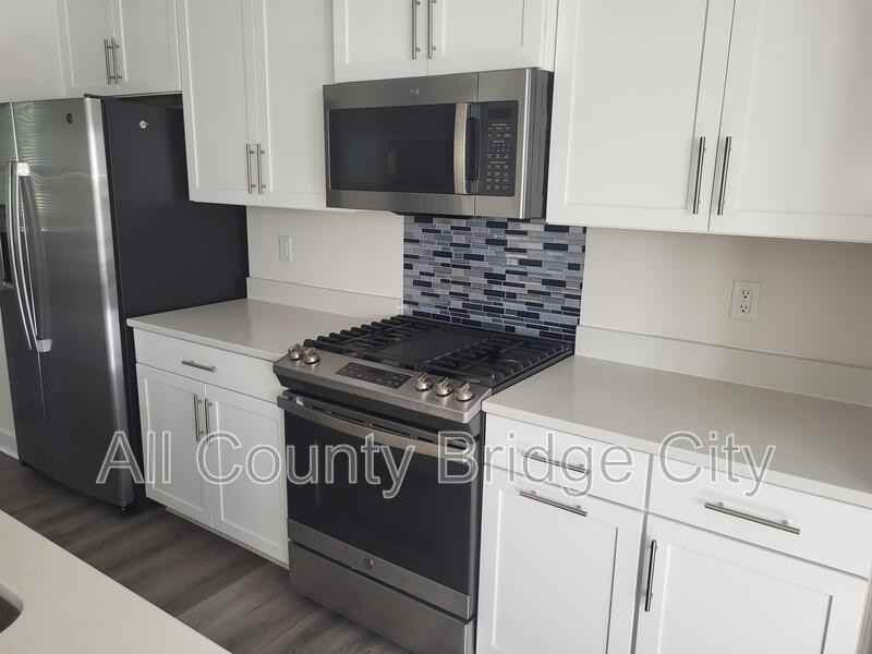 126 Rollins Ave - Photo 6 of 22