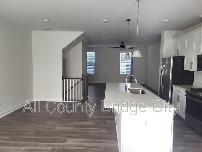 126 Rollins Ave - Photo 7 of 22