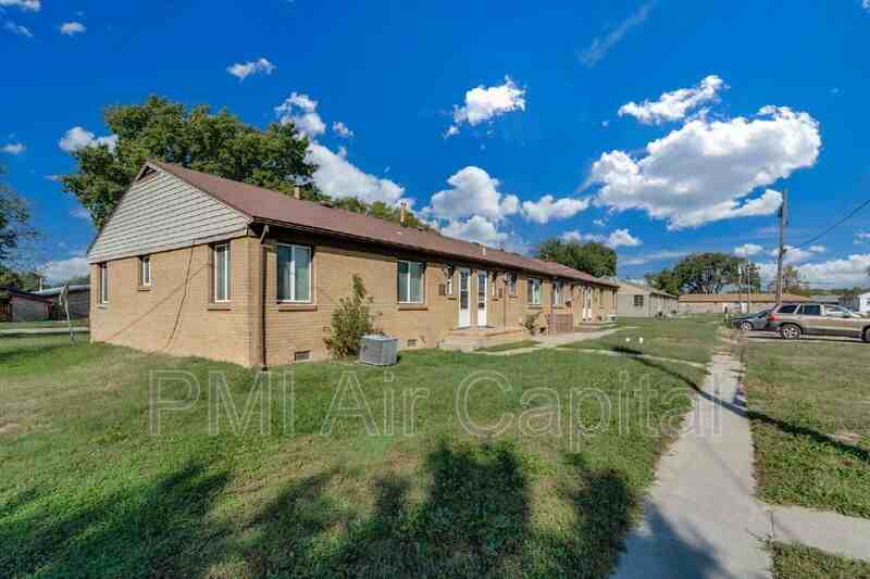 638 S Woodlawn Blvd - Photo 2 of 11