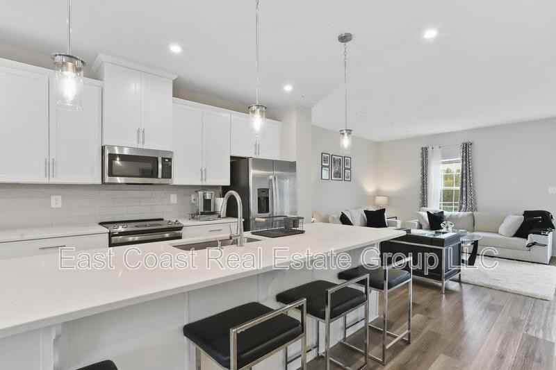 1716 Atlas Dr - Photo 6 of 36