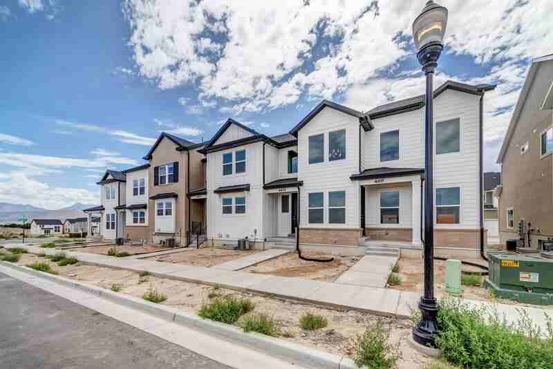 3904 Hardman Way - Photo 2 of 26