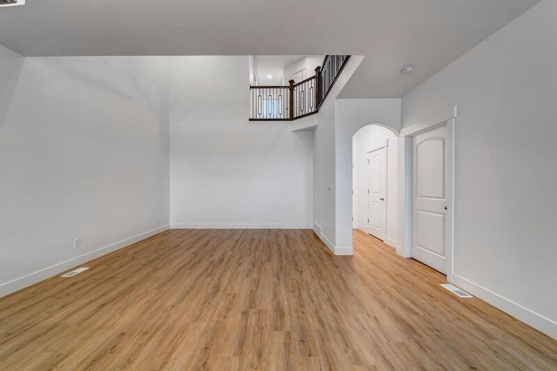 3904 Hardman Way - Photo 4 of 26