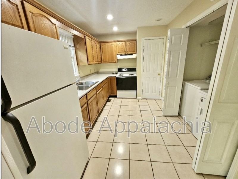 269 Peach Orchard Dr #1 - Photo 4 of 12