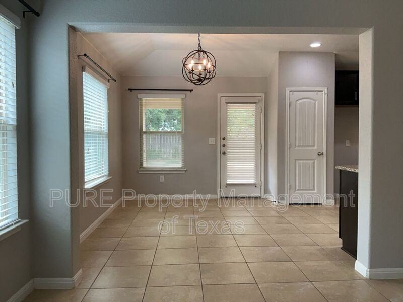 729 Schefer St - Photo 5 of 24