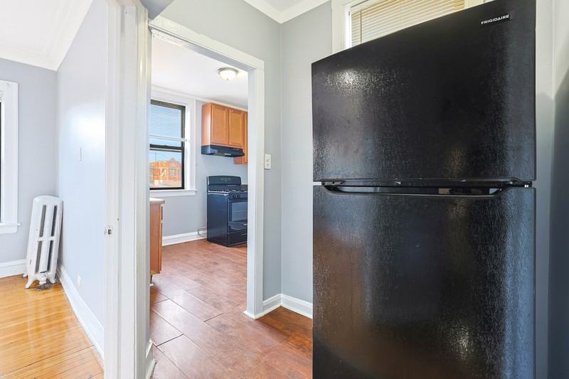 7255 South Calumet Avenue - Photo 5 of 9