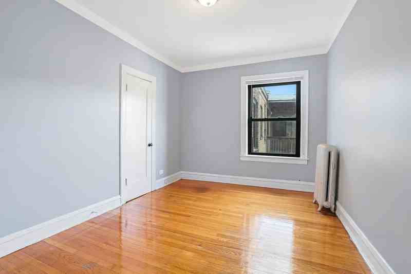 7255 South Calumet Avenue - Photo 7 of 9