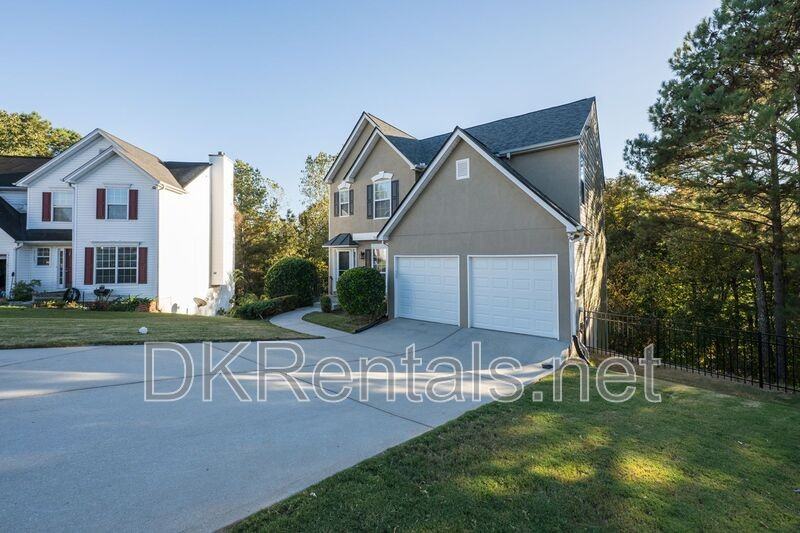 7040 Magnolia Park Ln - Photo 3 of 33