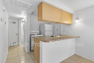 1638 N Beverly Ave - Photo 1 of 1