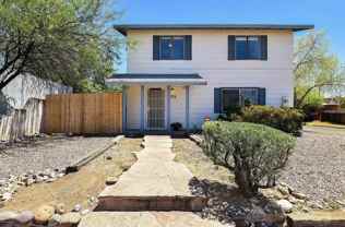 902 E Elm St - Photo 1 of 1