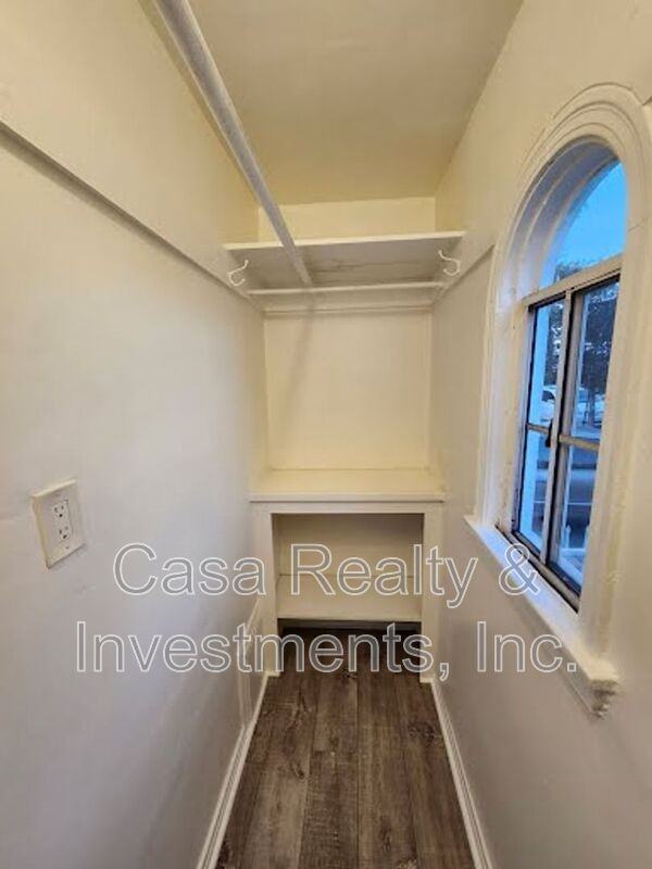 5911 S Wilton Pl - Photo 4 of 6