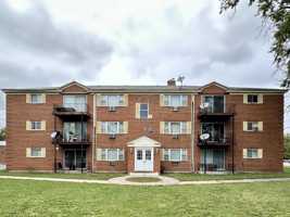 featured image of 1004 S River Rd #302