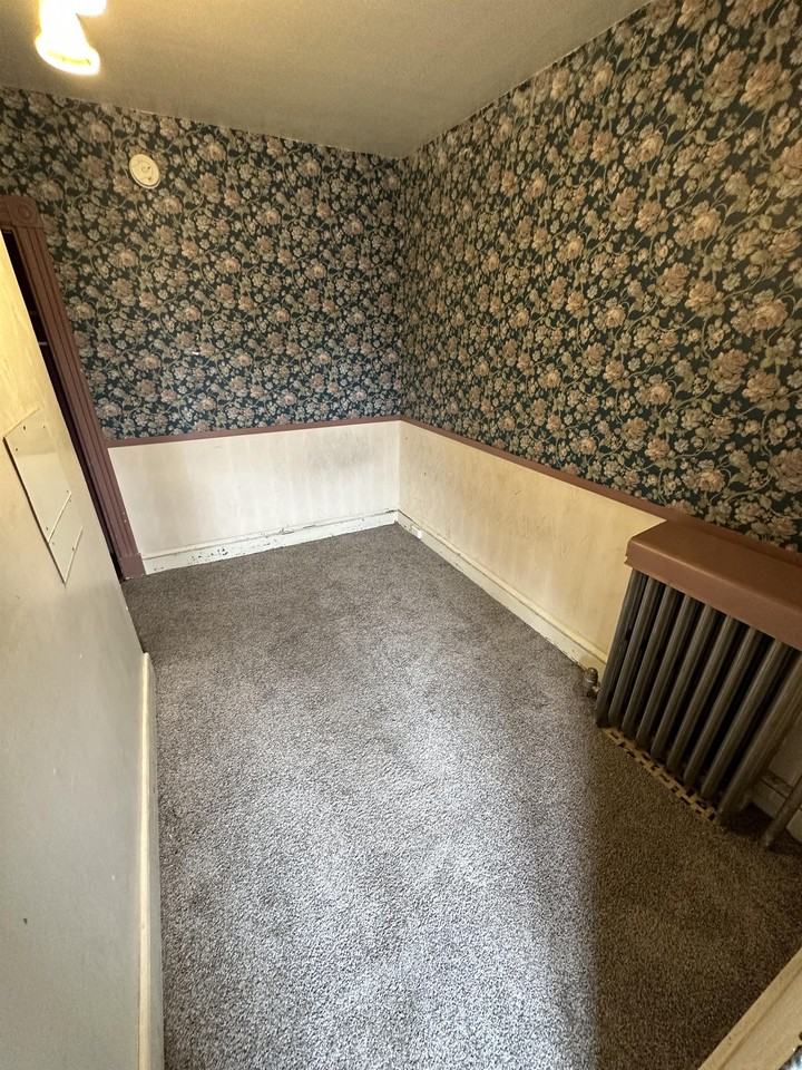 911 East King Street - Photo 3 of 8