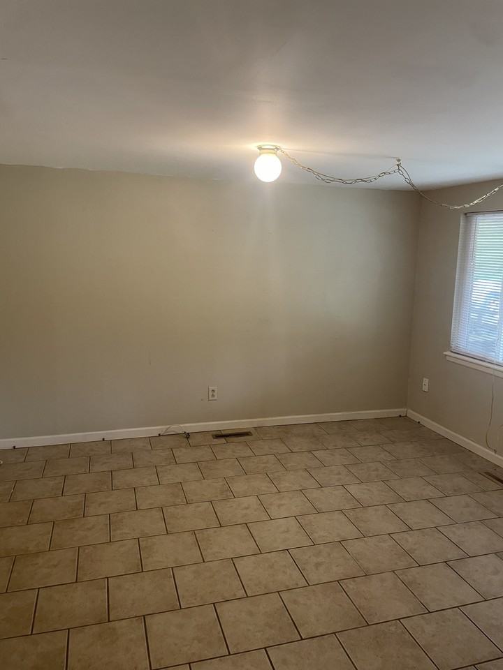 717 South Prairie St. - Photo 2 of 43