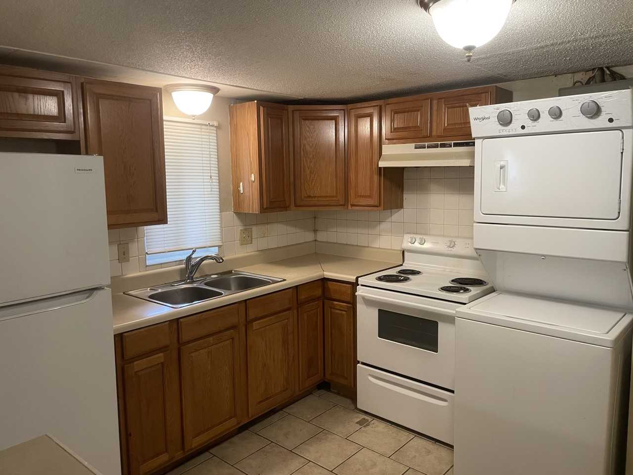 717 South Prairie St. - Photo 3 of 43