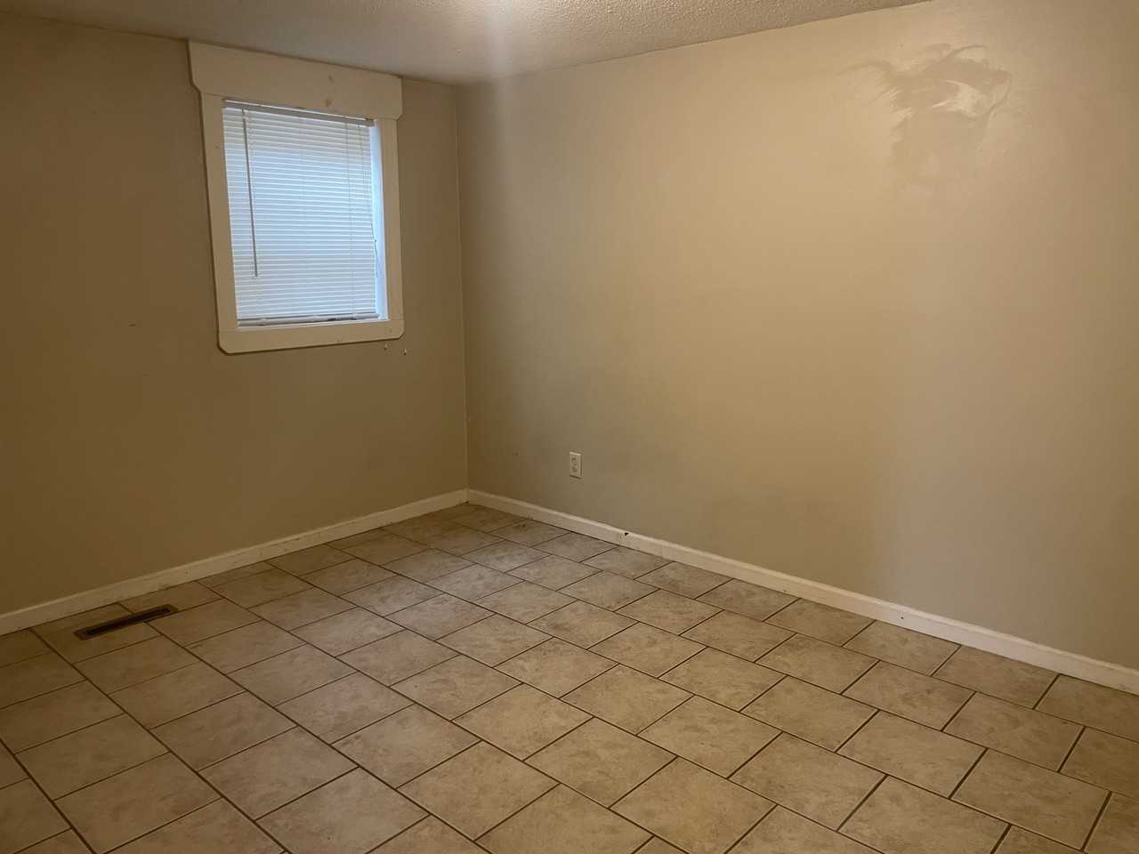 717 South Prairie St. - Photo 7 of 43