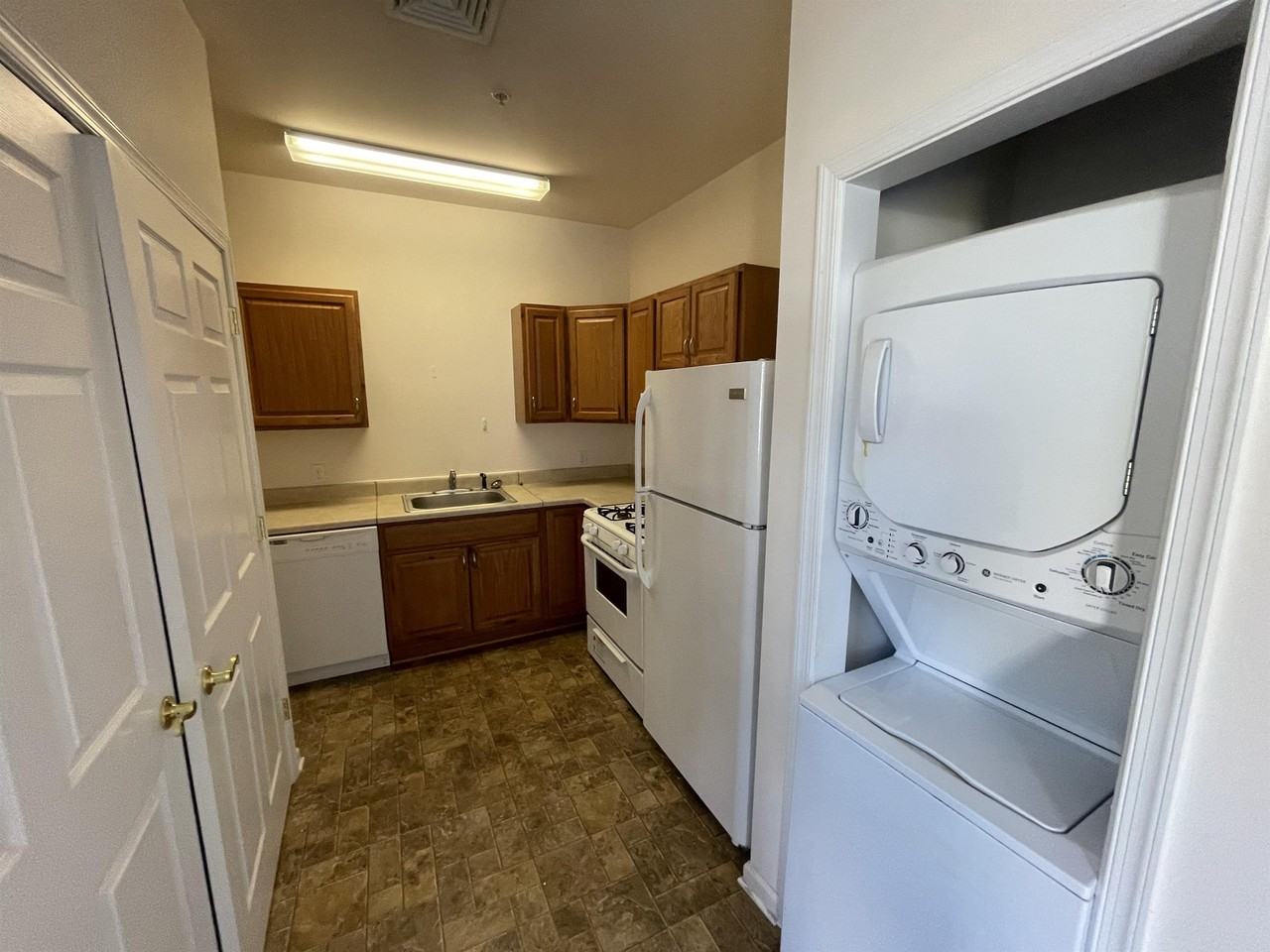 220 Foundry Street - Photo 3 of 17