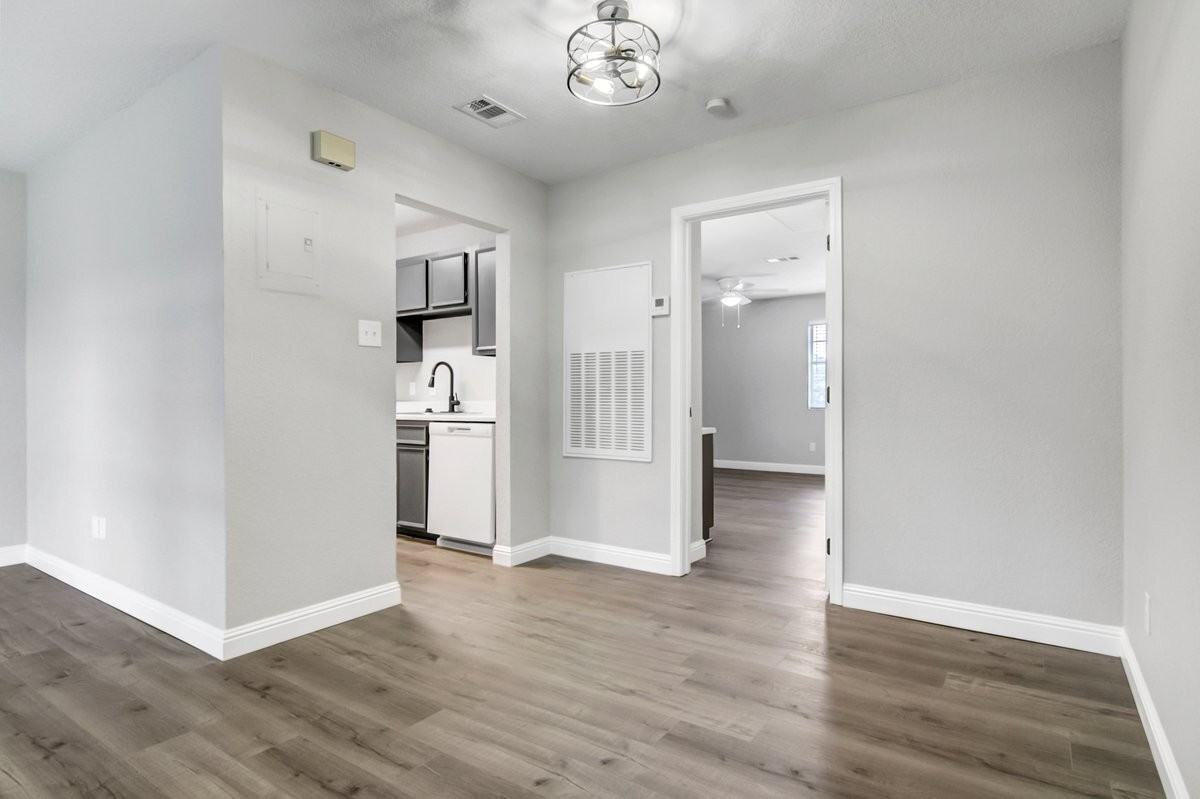 HME - Dowlen Rd - Photo 4 of 50