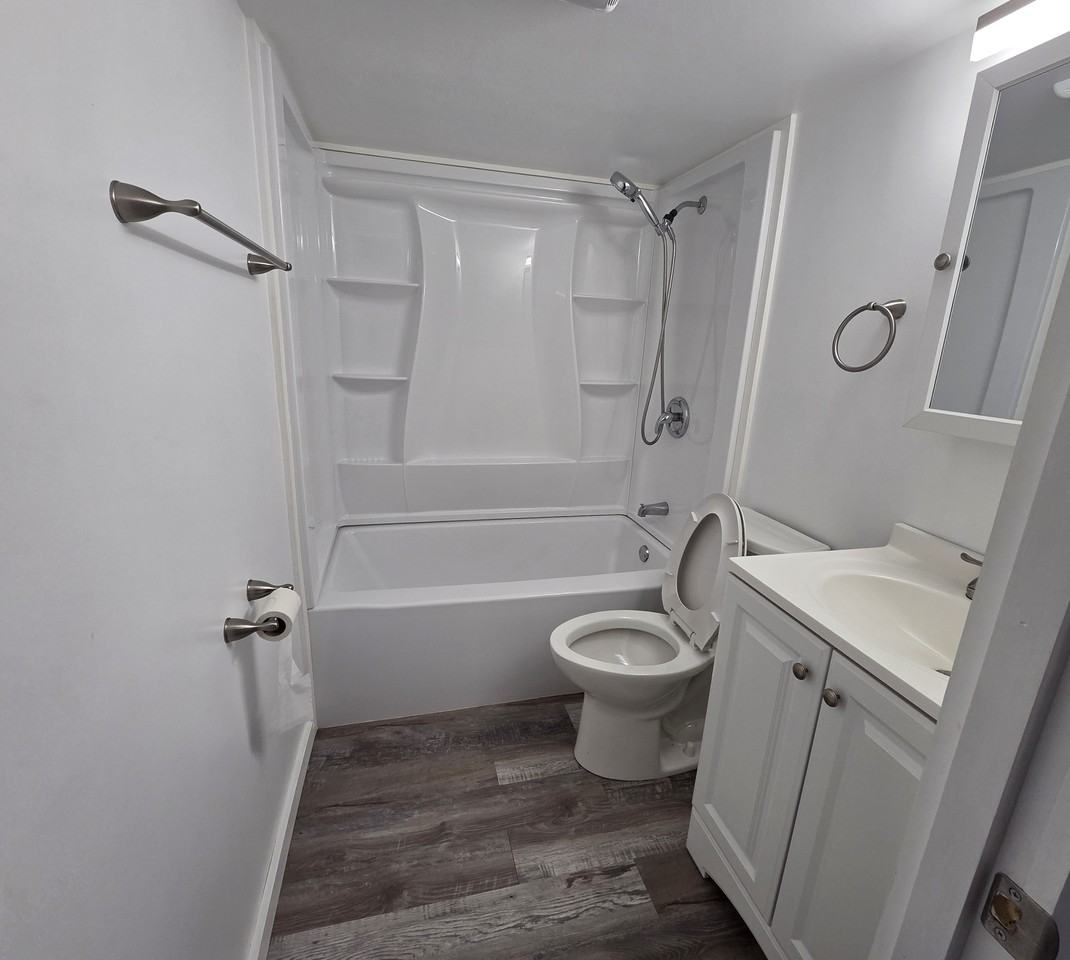 621-623 Lincoln Avenue - Photo 4 of 37