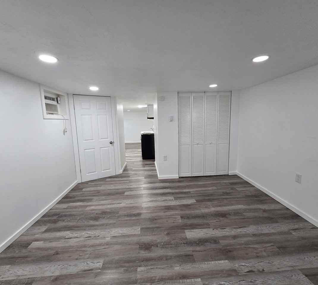 621-623 Lincoln Avenue - Photo 6 of 37