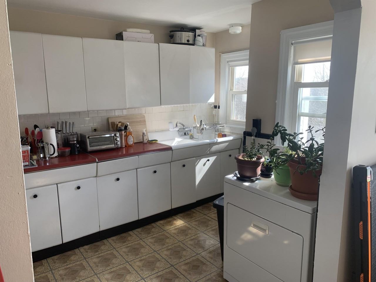 827 Pleasant Street - Photo 2 of 32