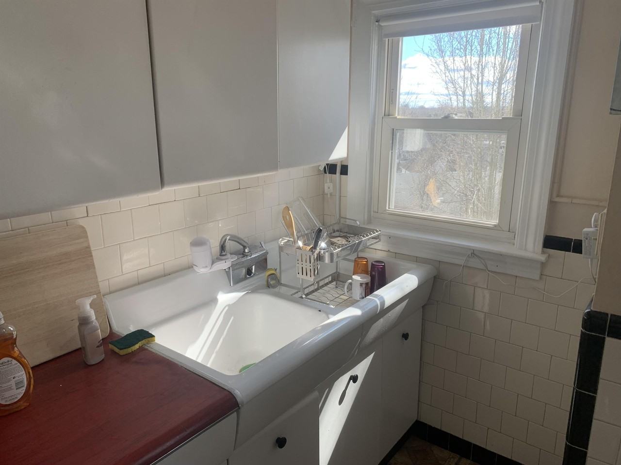 827 Pleasant Street - Photo 3 of 32