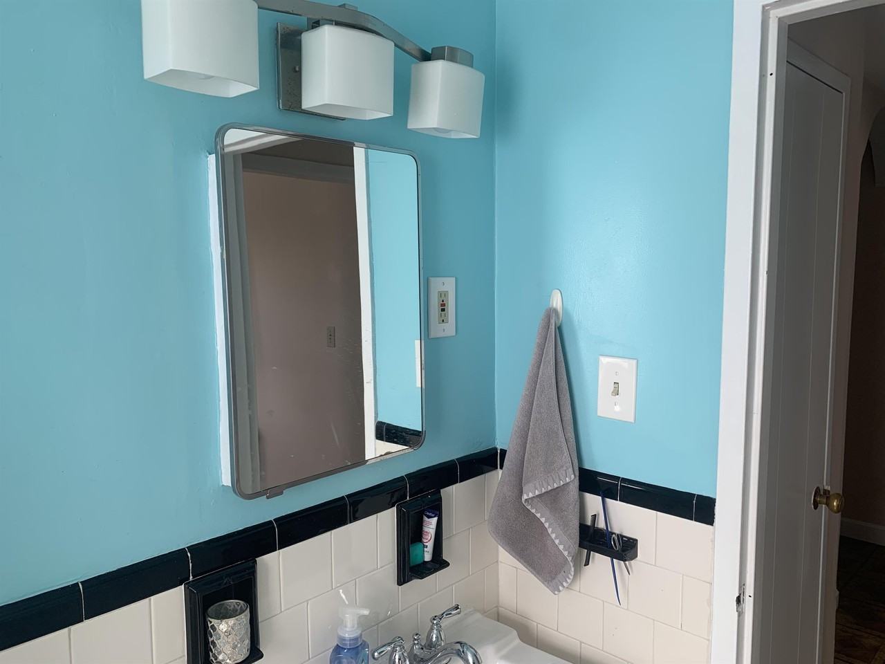 827 Pleasant Street - Photo 7 of 32