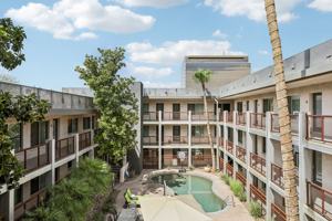 featured image of 128 S 5th Ave