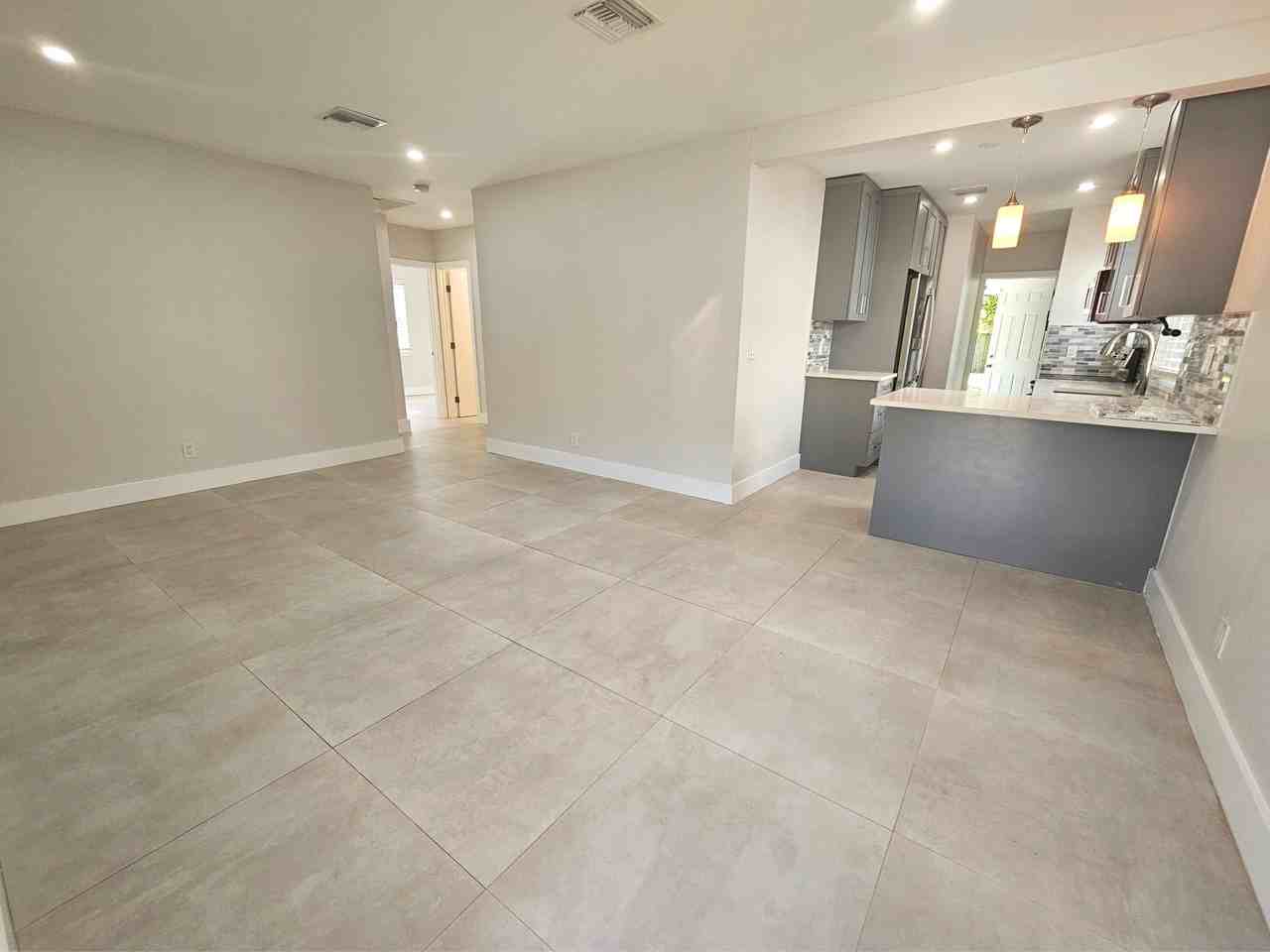 1237 Northwest 4th Avenue - Photo 3 of 29