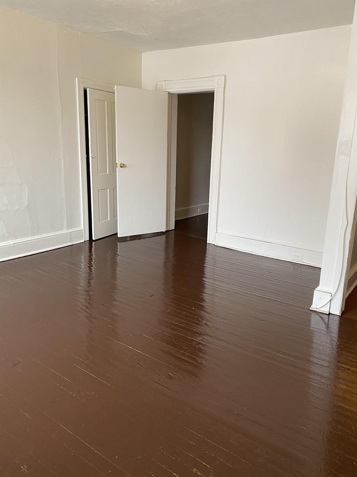 90-92 High Street - Photo 2 of 11