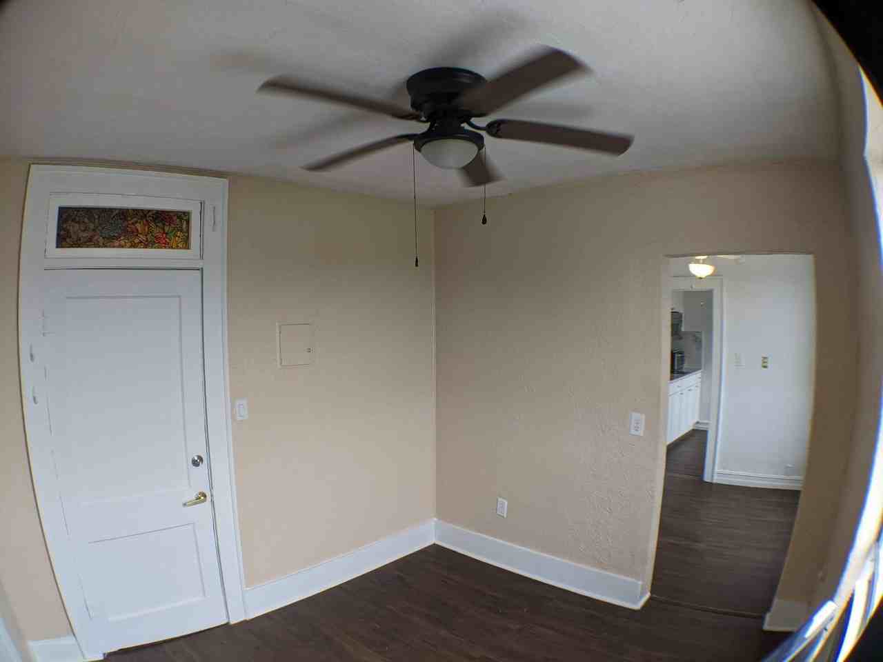 401 Colonia Lane East ##E. - Photo 4 of 10