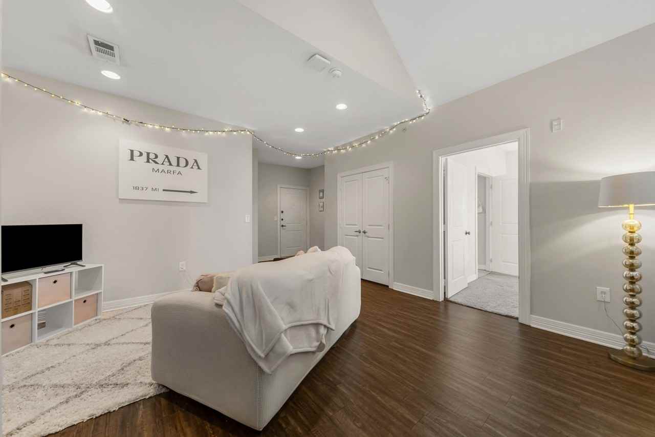 1026 Foster Avenue - Photo 7 of 22