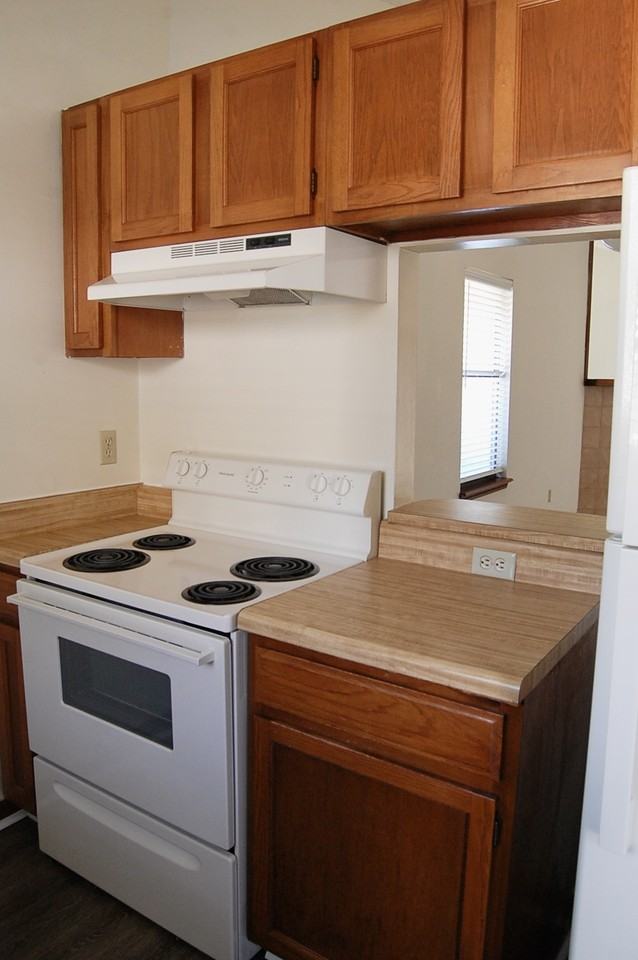 1338 Yorktown Pl - Photo 3 of 11