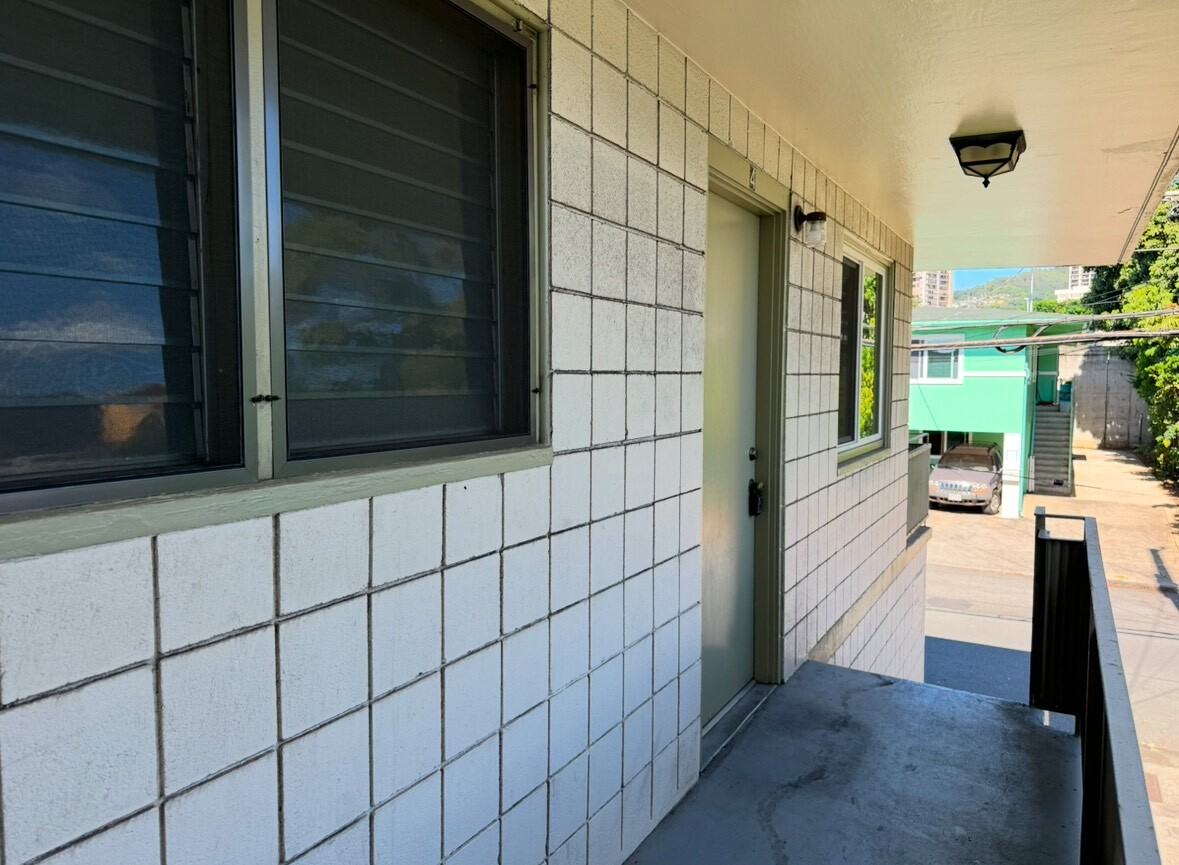 1275 Matlock Avenue #4 - Photo 3 of 10