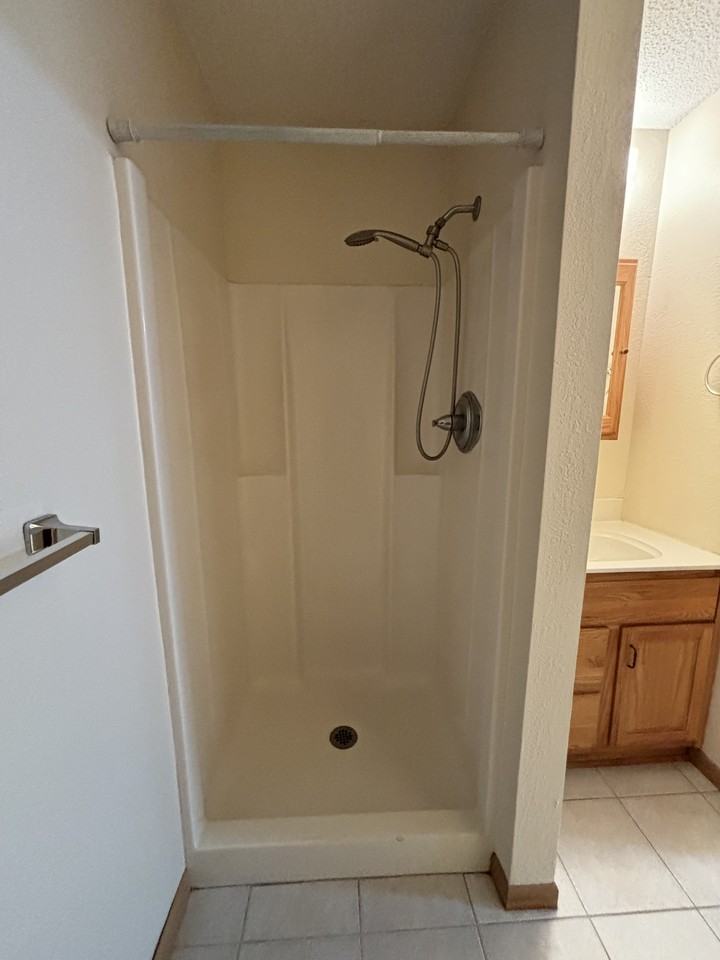 12513 Pineview Drive - Photo 3 of 7