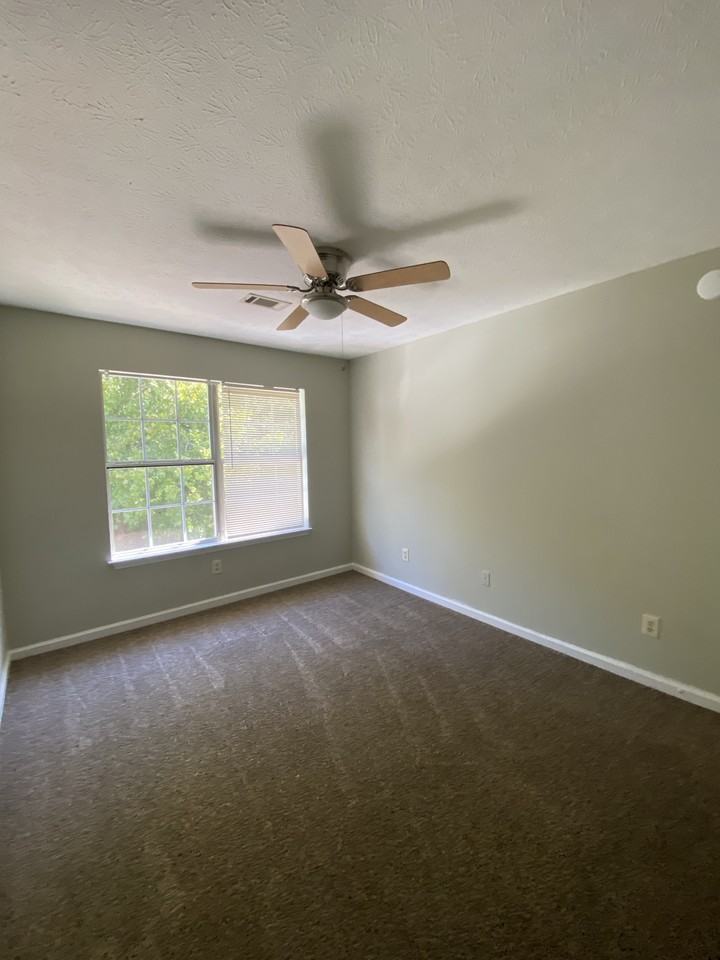 6200 Cross Tie Court - Photo 4 of 19