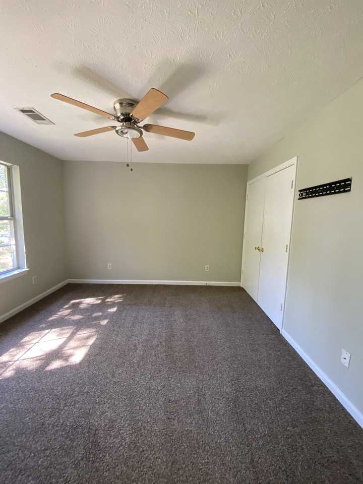 6200 Cross Tie Court - Photo 5 of 19