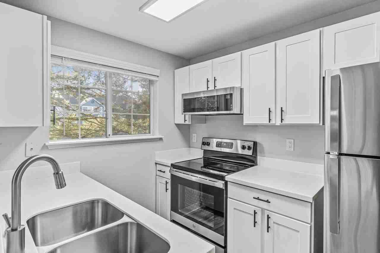 Ridgegate - Photo 2 of 19