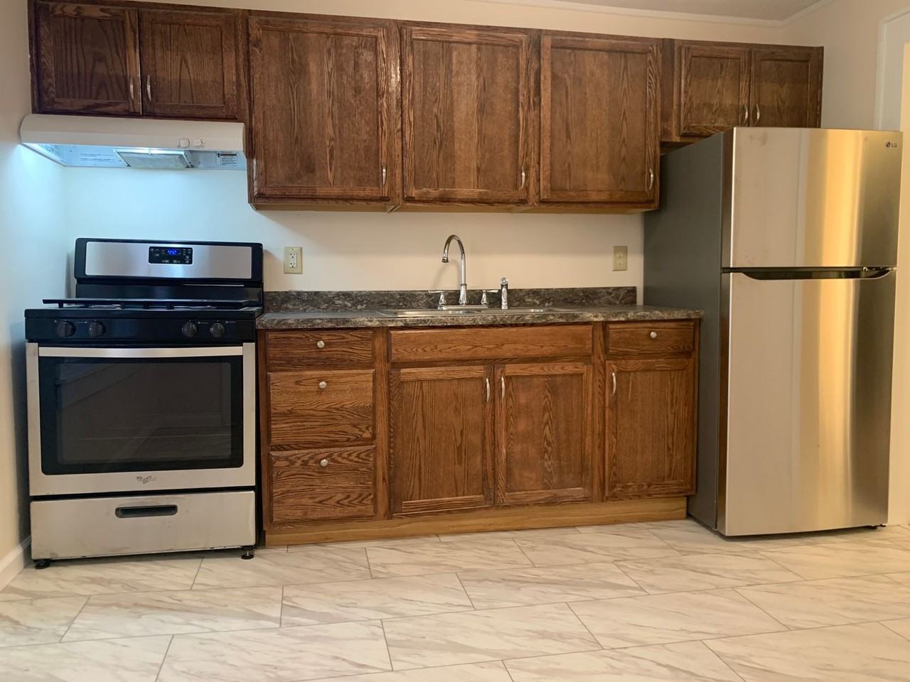 233-235 Grant Avenue - Photo 3 of 29