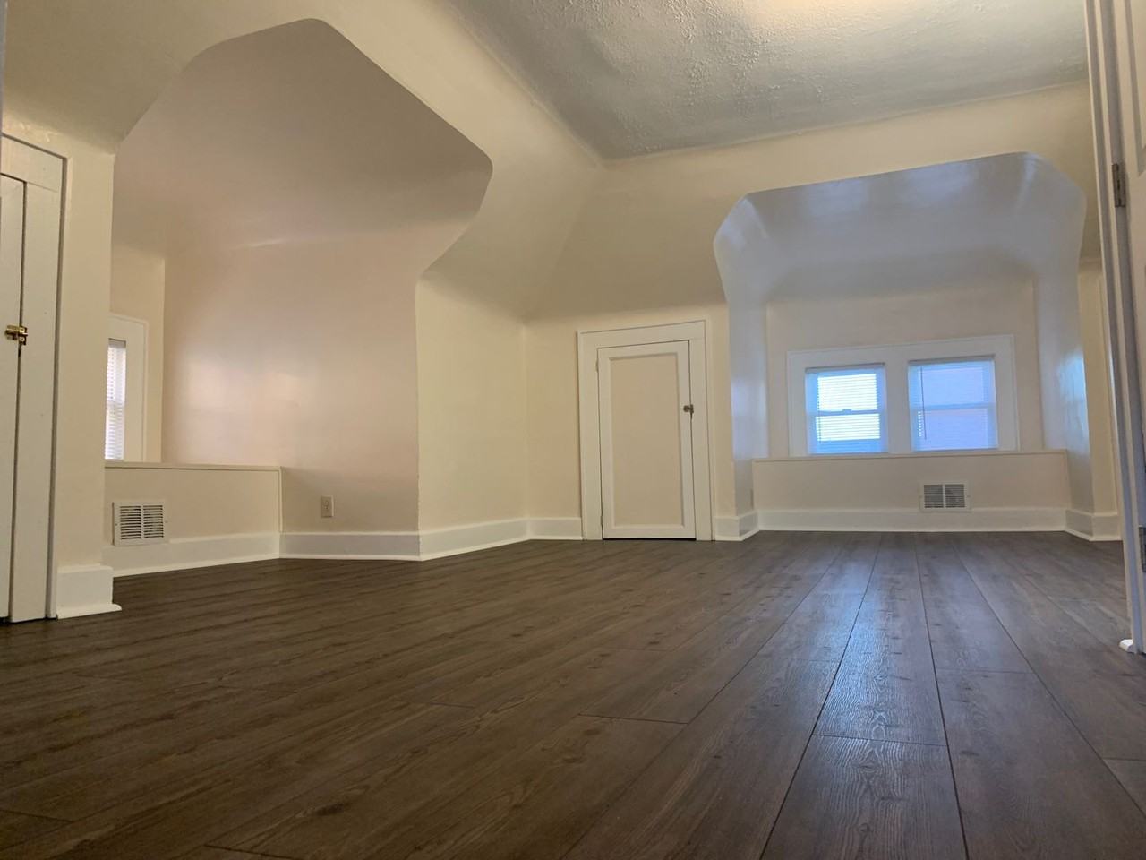233-235 Grant Avenue - Photo 7 of 29