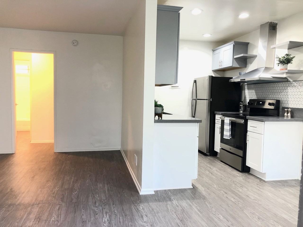 Bleu Apartments - Photo 6 of 45