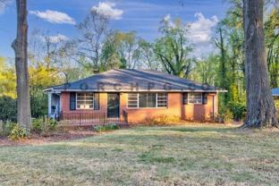 820 Pinehill Dr Se - Photo 1 of 1