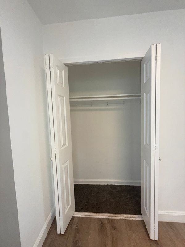 409 Montrose Ave - Photo 6 of 14