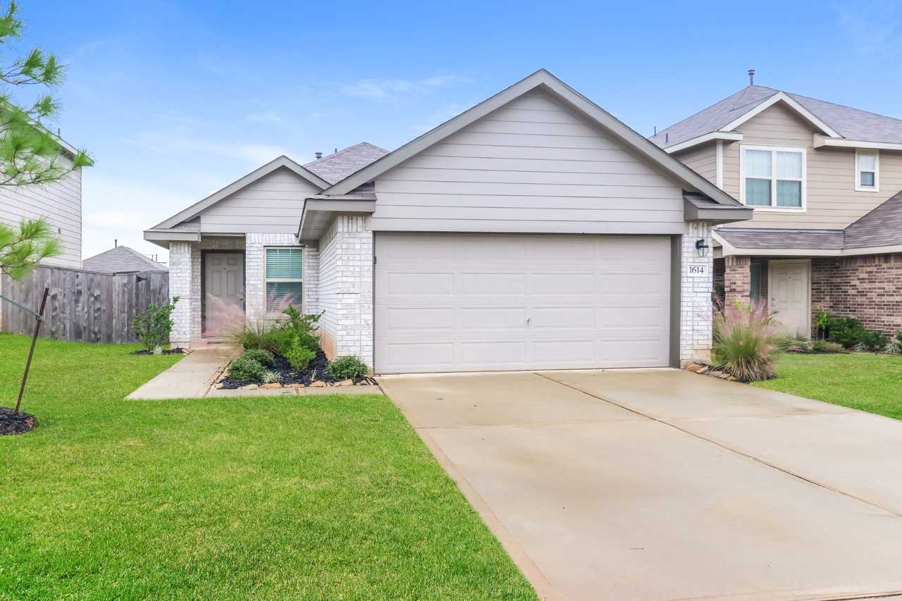 1614 1614 Oleander Greens Dr - Photo 2 of 18