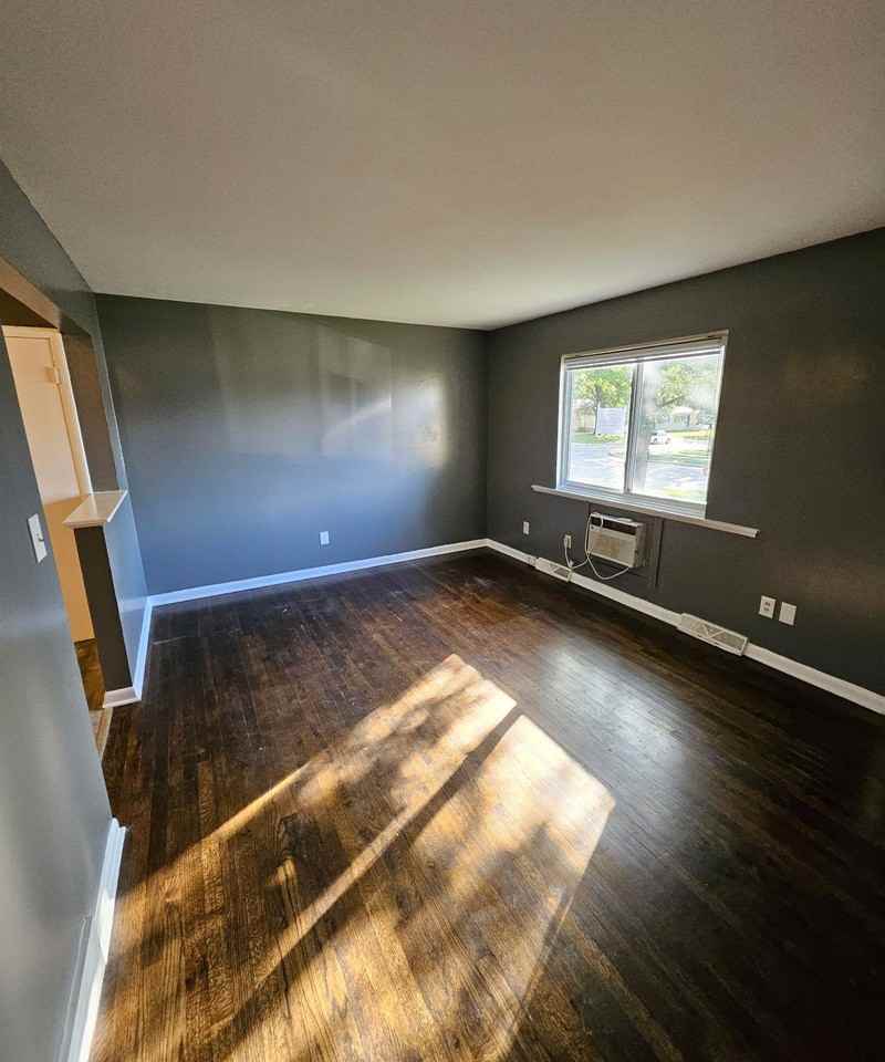 Beautiful Mission Duplex — Hardwood Floors, Off - Photo 3 of 6