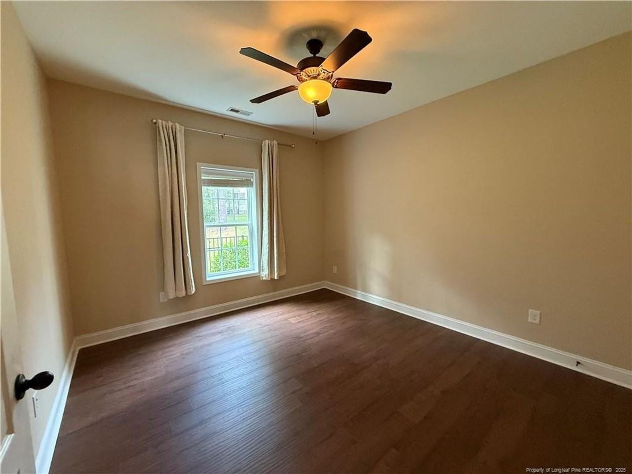 148 Valley Stream Rd - Photo 3 of 22