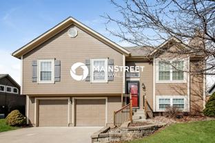 1700 Cove Dr - Photo 1 of 1
