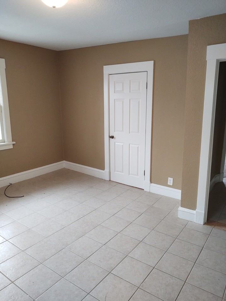 415 N Spring St #2 - Photo 6 of 10