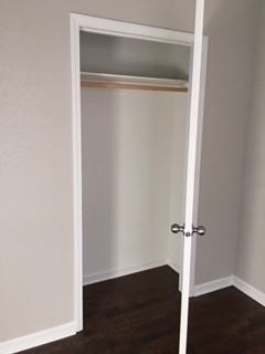 421 N Spring St #B - Photo 3 of 10