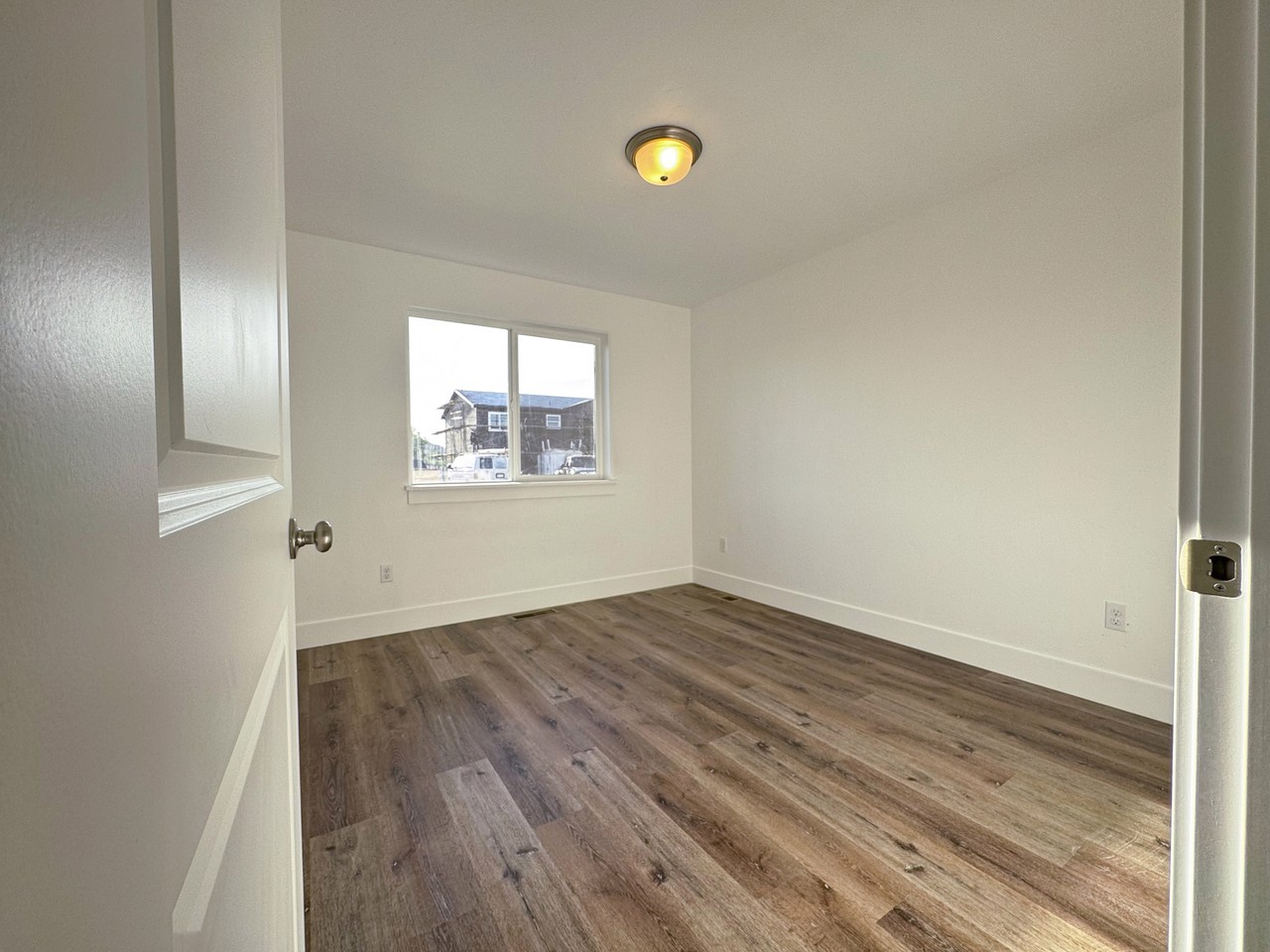 1045 Bighorn St #B - Photo 6 of 10