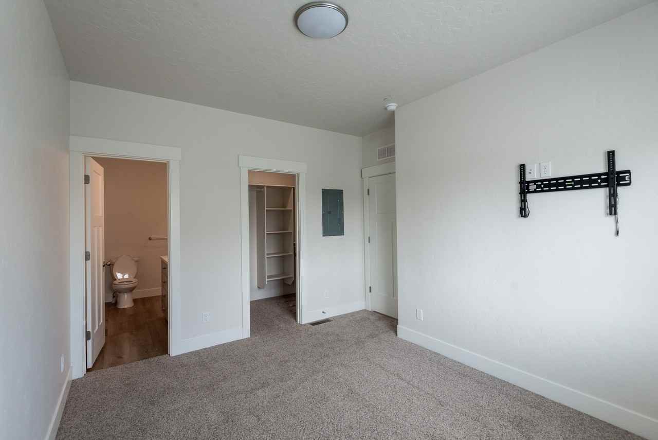 1800 7th Ave N #205 - Photo 4 of 12